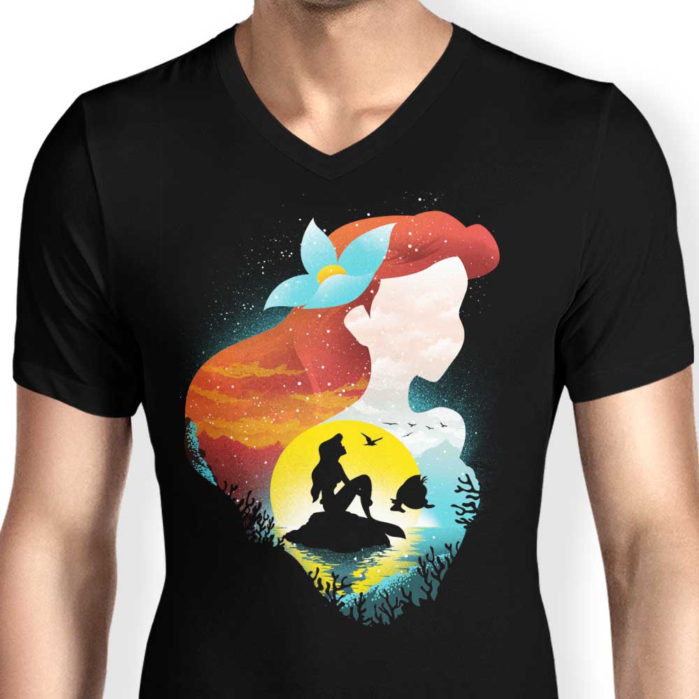 Men's Stylish V-Neck T-Shirt with Sea Princess Silhouette Design